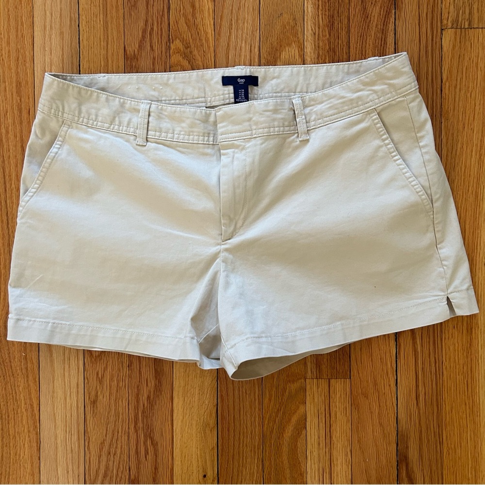 GAP Women's Tan Shorts